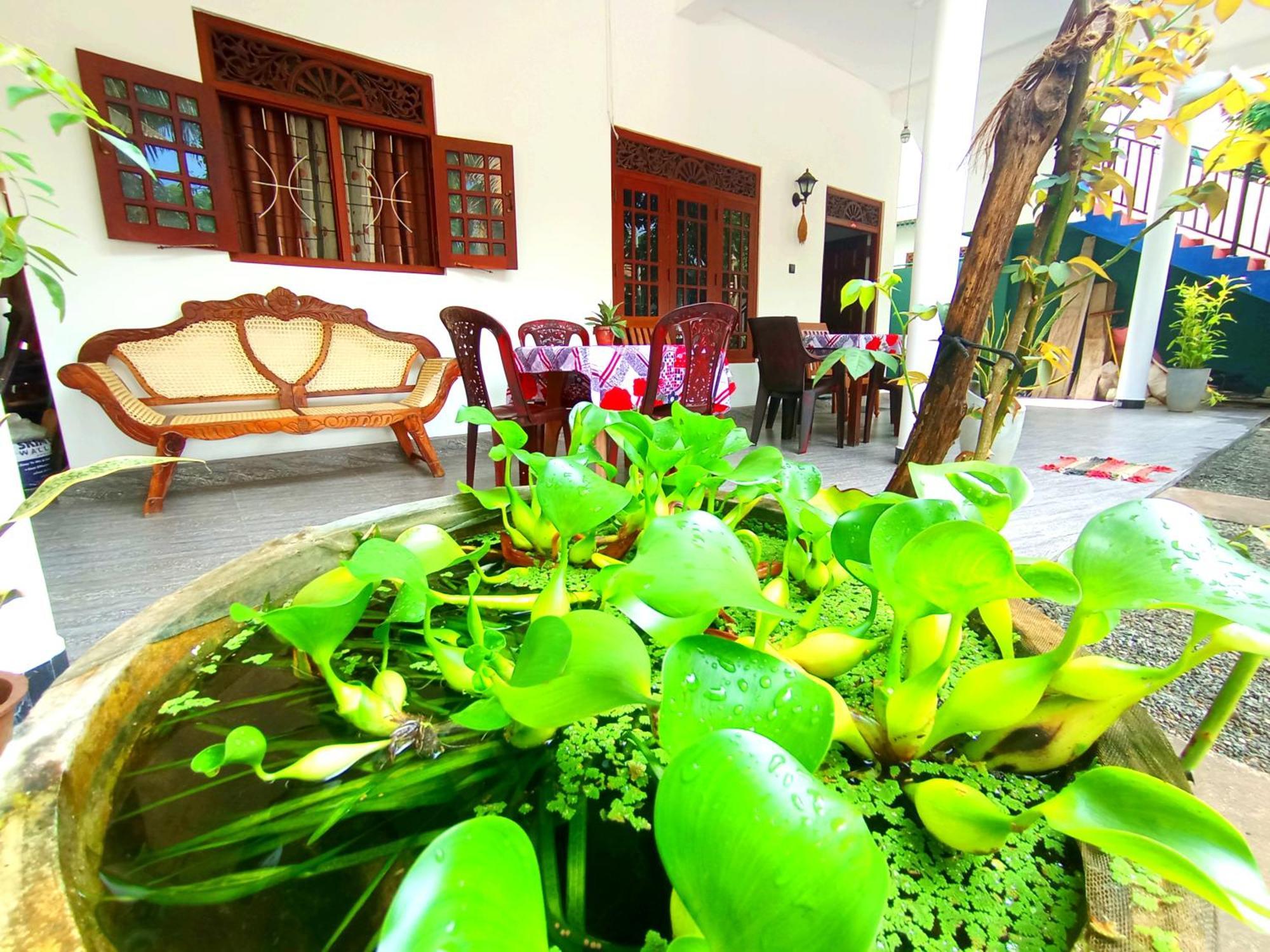 Amal Guest House Mirissa Exterior foto